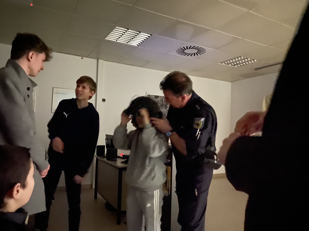 Nachtsichtgerät-Demo Bundespolizei Ahrensfelde